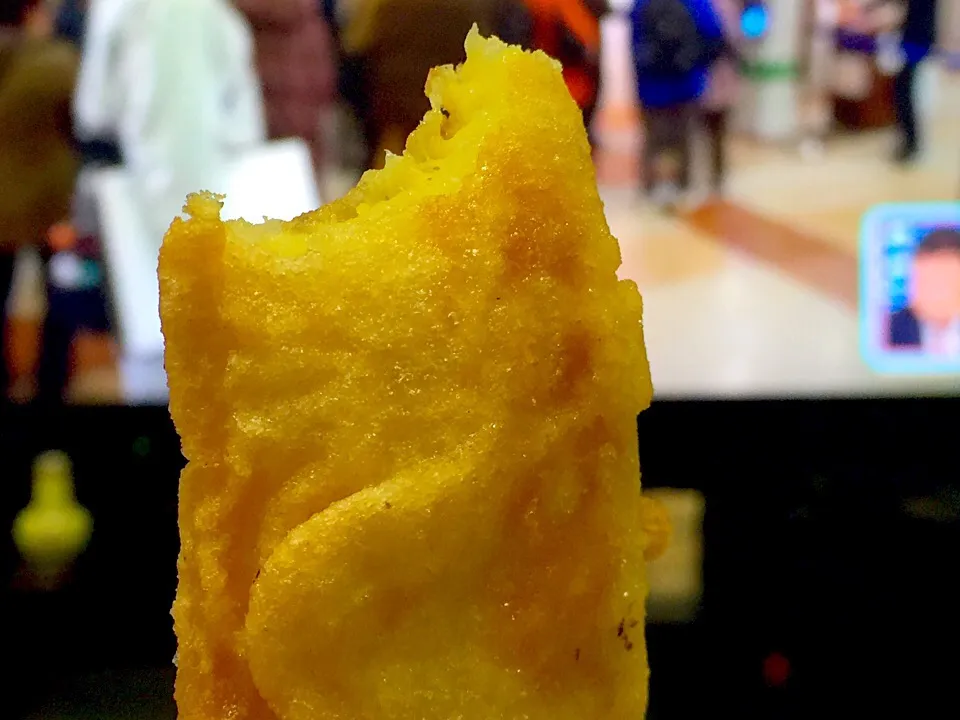 Nonton tv di temenin makanan mahal *homemade pisang goreng*|reviliaさん