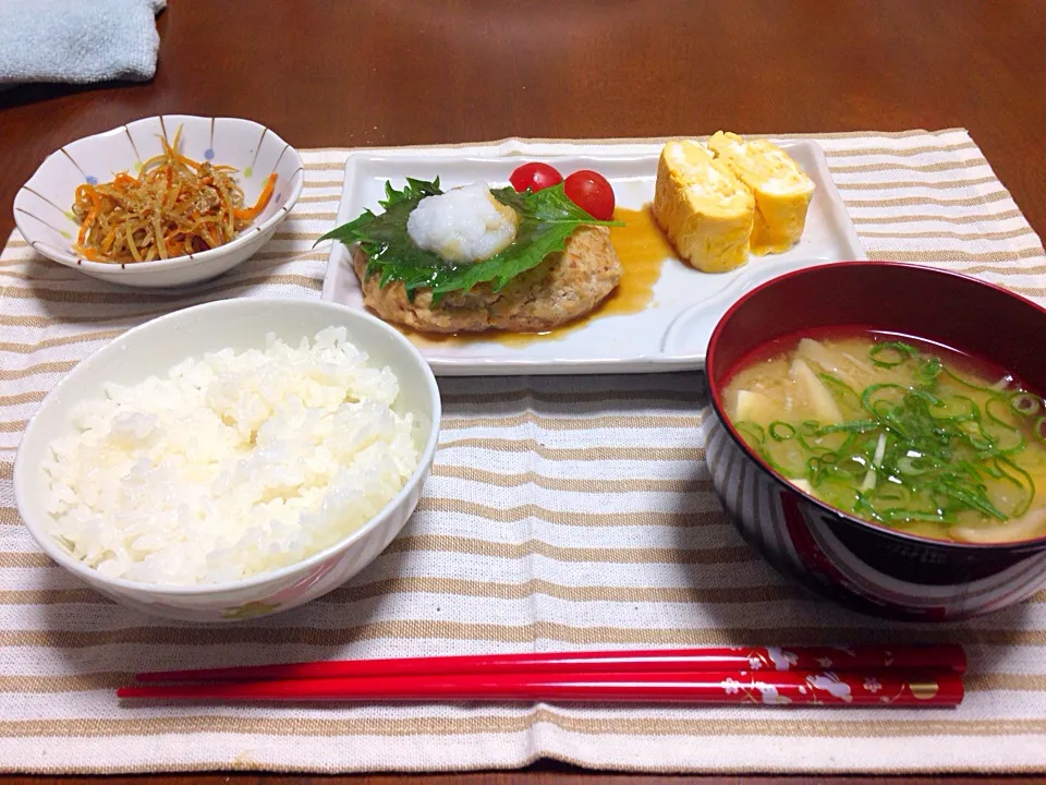 豆腐の和風ハンバーグ＊  舞茸と豆腐の味噌汁＊ 出し巻き卵＊ きんぴらごぼう|anna☺︎さん