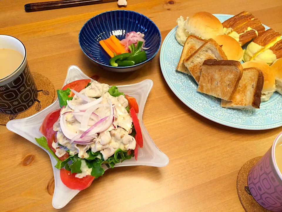 6月6日の朝ごはん👨👩パン祭り🍞|Sanjiさん