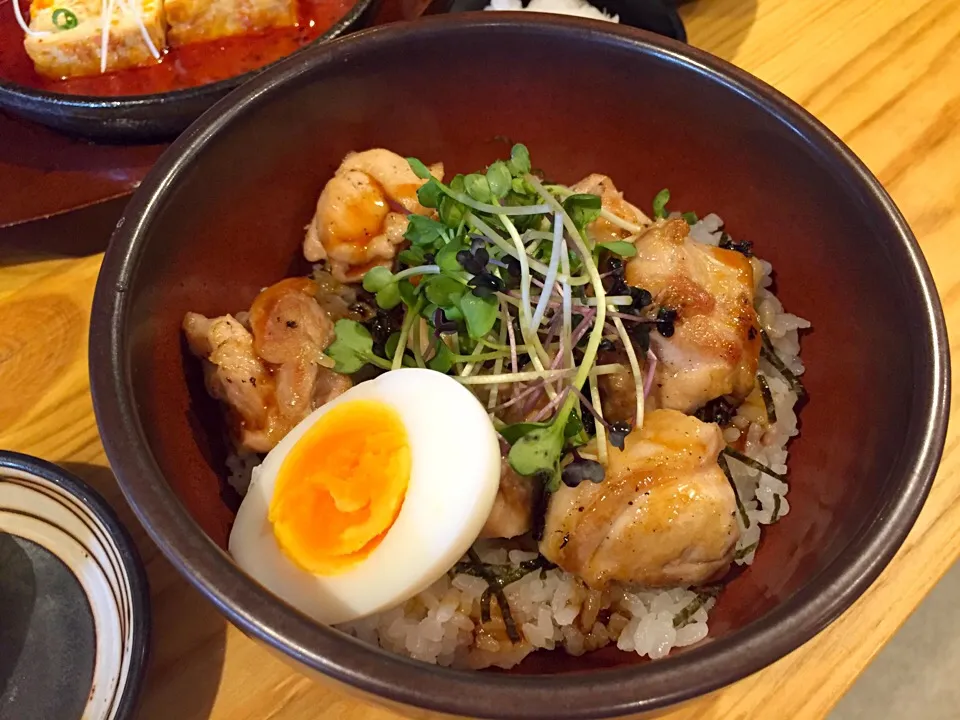 ランチメニューの試作品。焼鳥丼。|inoさん