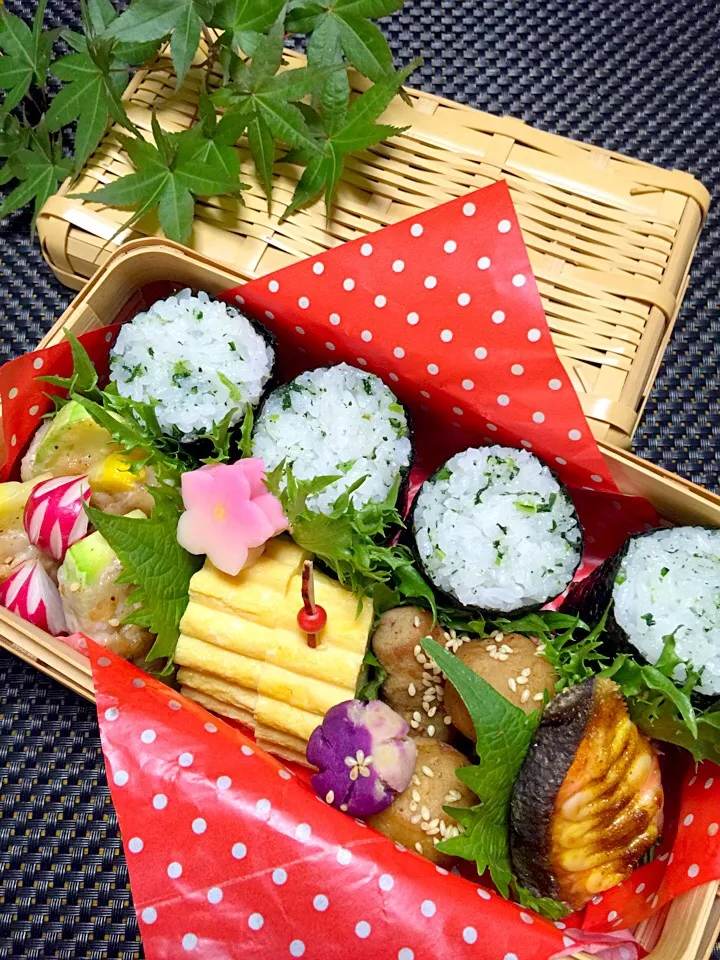 菜飯おにぎり弁当❤︎|Mayumi Konishiさん