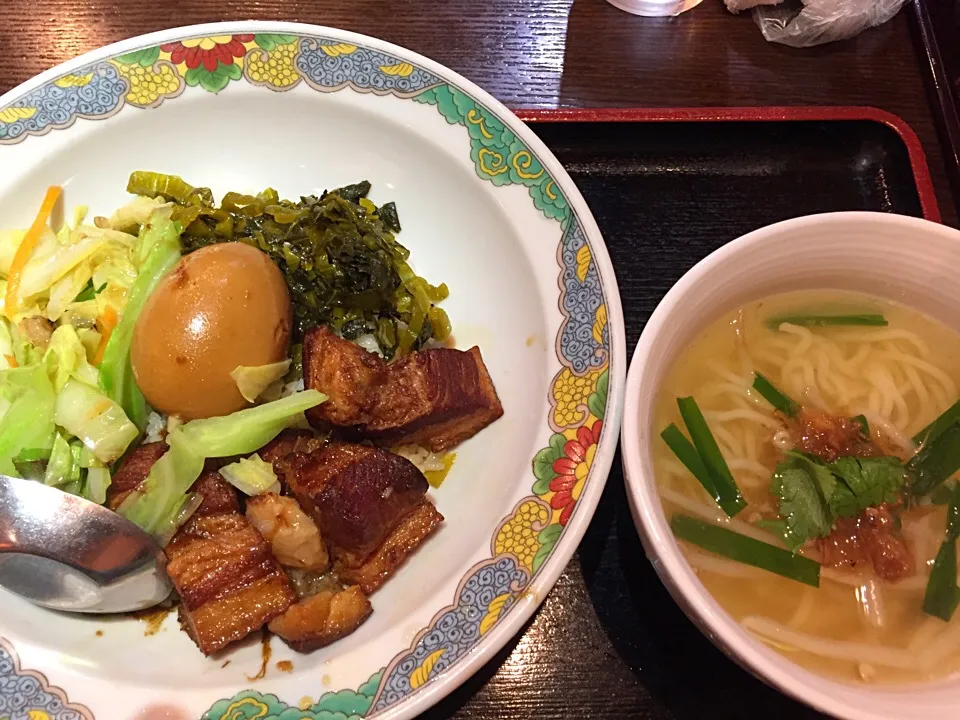 劉の店 豚角煮飯、担仔麺|よだみなさん