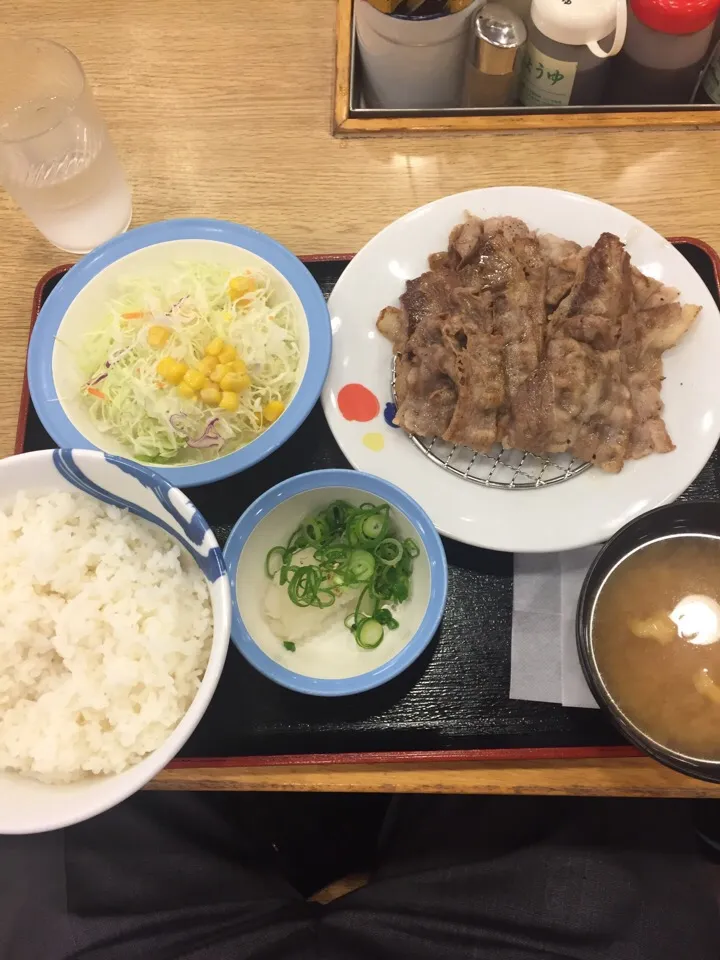 松屋で牛焼肉定食|アクちゃんさん