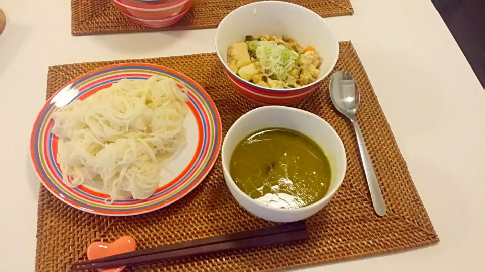 今日の夕食　無印のグリーンカレー、そうめん、いり豆腐|pinknari🐰🌈さん