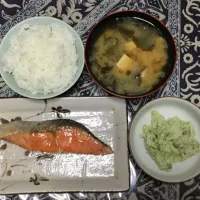 Snapdishの料理写真:집에서는 일식 메뉴  이것은 스스로 요리하고 있었어요.  初めて枝豆のポテトサラダを作りました。#요리  #我在做菜  #枝豆ポテト|まりっぺさん