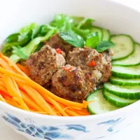 Snapdishの料理写真:Vietnamese Pork Balls with Rice Vermicelli and lots of salad.|Asianfoodadventureさん