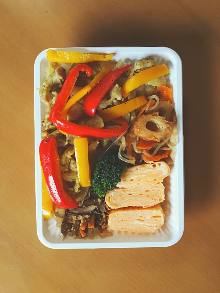 今日のお弁当♥︎ かんたんレモン酢で焼肉カレー丼|ゆかさん