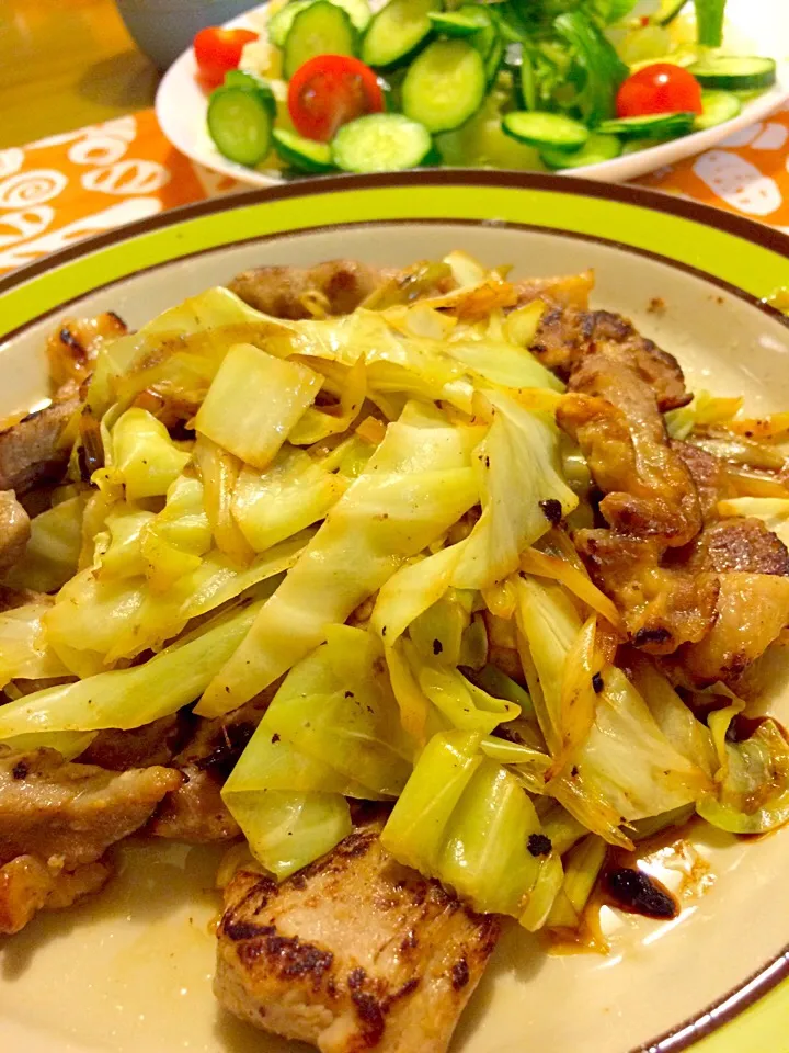 Snapdishの料理写真:豚肩ロースブロックの塩麹漬けで夕食🍚|かずみさん