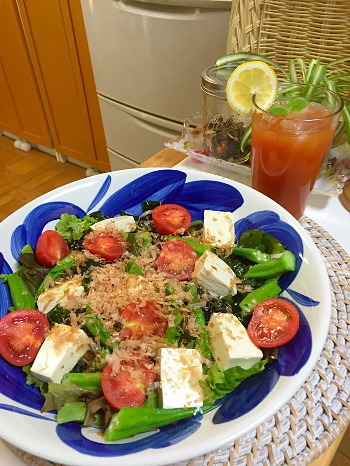 ランチは豆腐サラダと手作りトマトジュース🍅|simoneさん