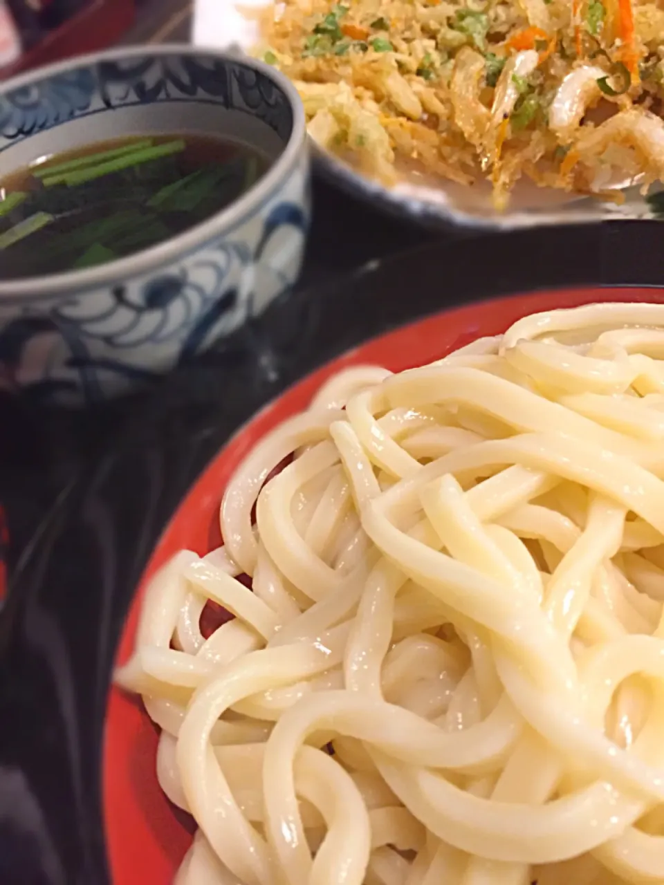 名物、武蔵野うどん！白魚のかき揚げもりうどん。極太麺で歯応えがあって美味しい〜。|Tomyさん