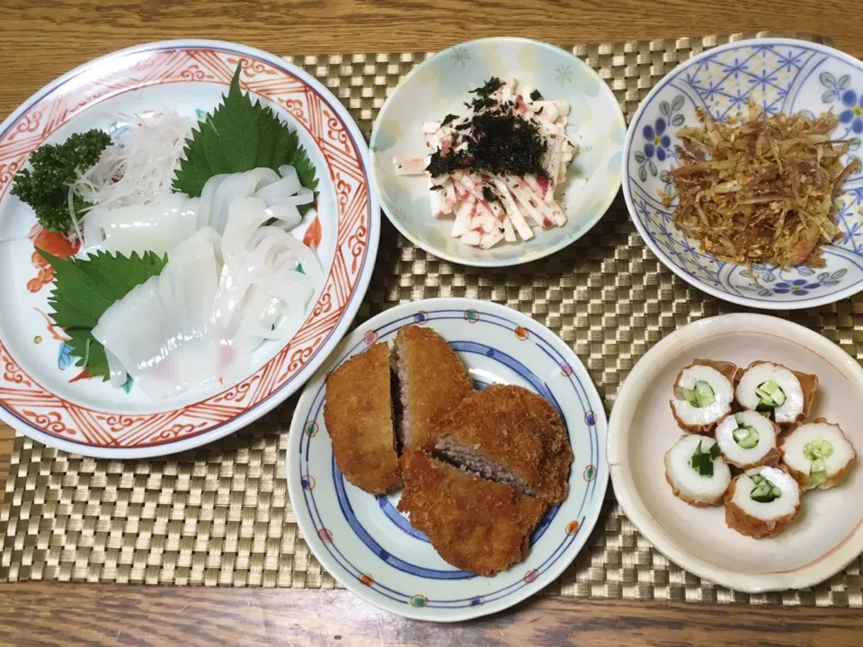 イカ刺し〜・長芋梅肉和え・みょうがおかか・ちくキュー・お肉屋さんのミンチカツ|美也子さん