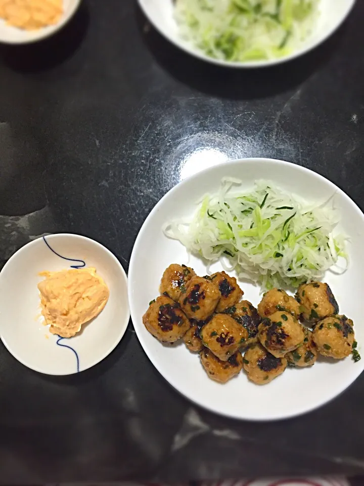 肉団子！味付けは照り焼きとネギ塩の2種類です。|まみさん