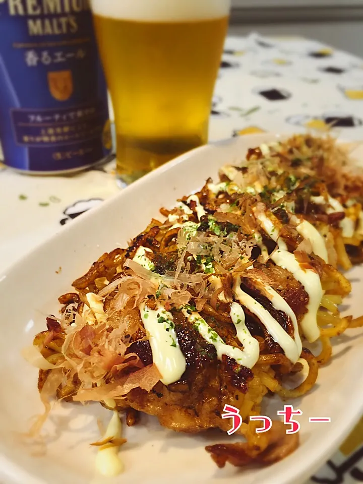 Snapdishの料理写真:あったものおつまみ🍺肉巻き焼きそば|うっちーさん