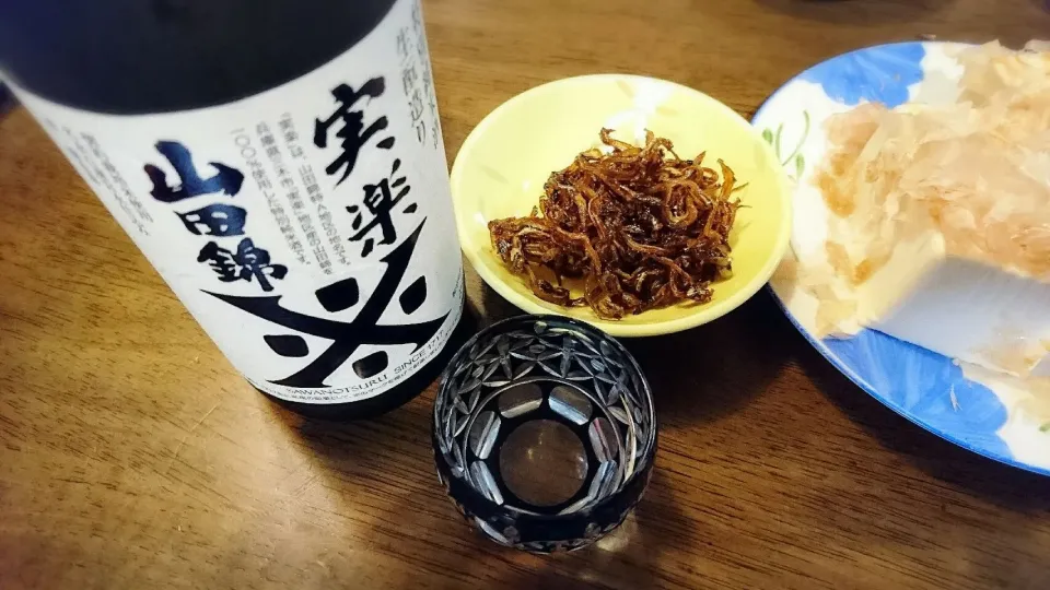 特別純米酒 実楽山田錦をイカナゴくぎ煮と冷奴で😋|Yukariさん