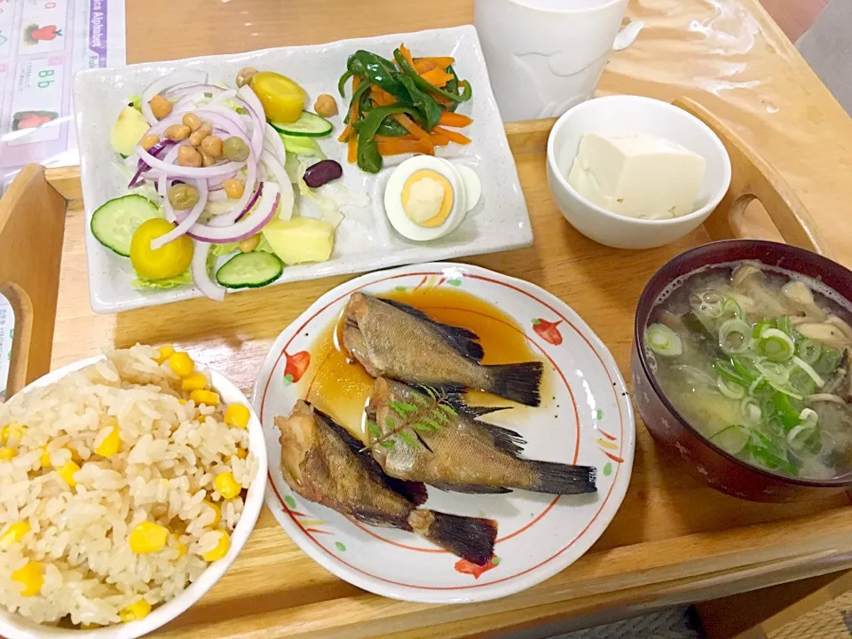 ✨1000投稿✨
いつもの晩ご飯🐟🍚|かわちさん