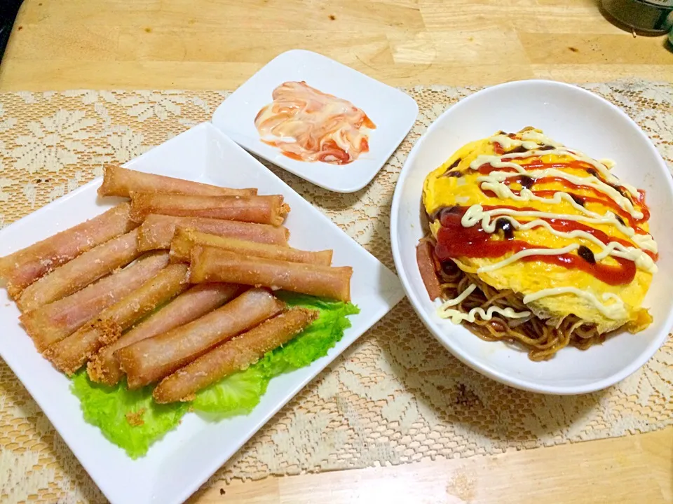 ハム＆チーズ春巻きとオム焼きそば|エリカ❤️さん