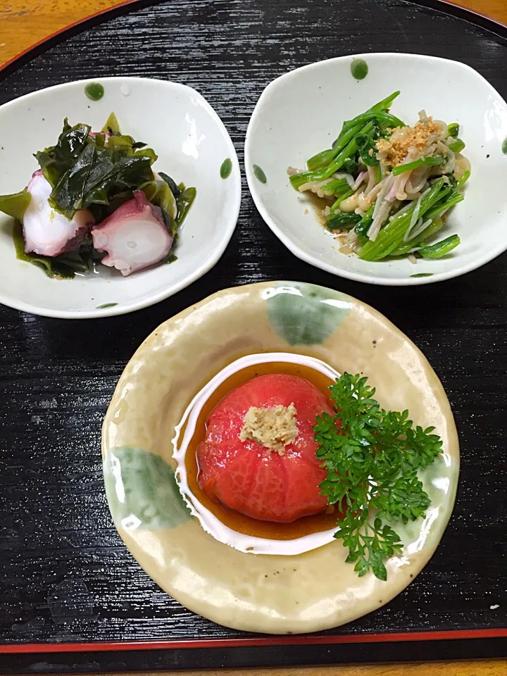 トマトの漬け  蛸とわかめの酢の物 えのきとほうれん草の和え物|まゆさんさん