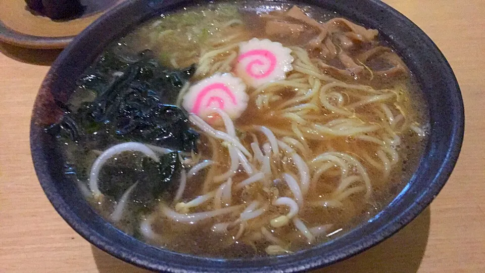 鶏ガラからスープをとった醤油ラーメンですね〜❣️|sugimotokazuhitoさん