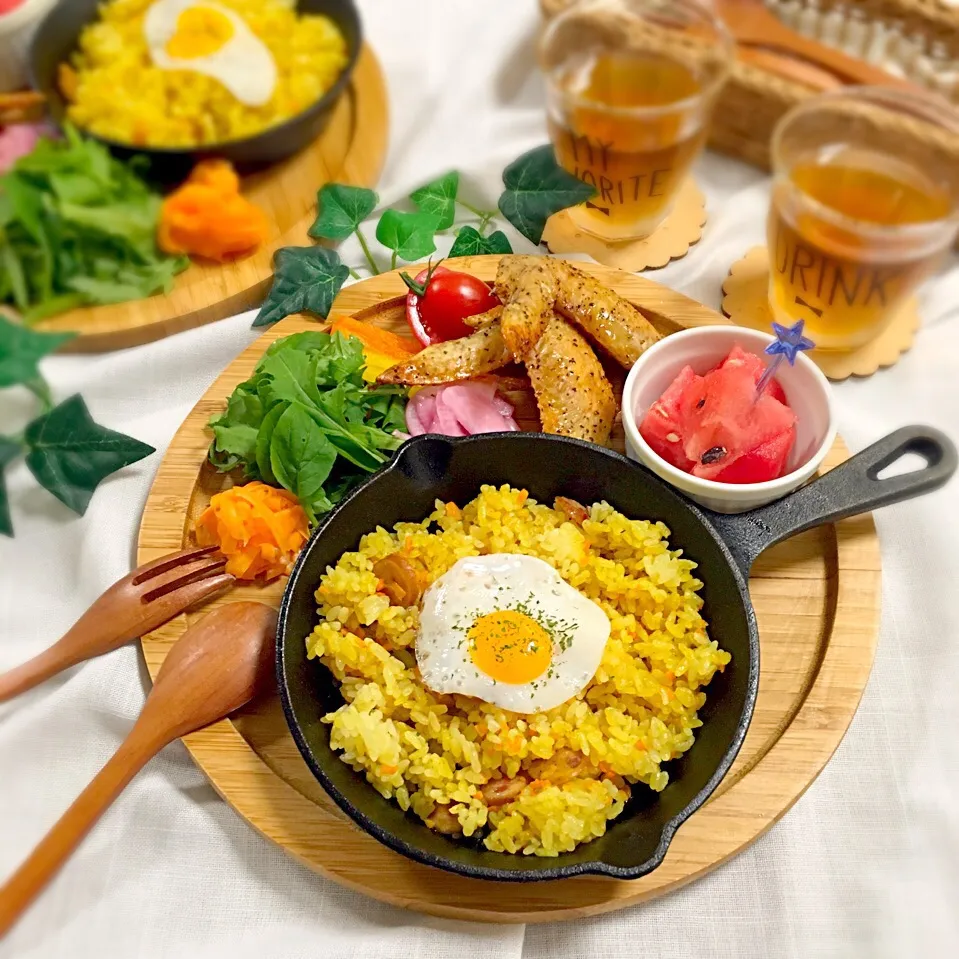 Snapdishの料理写真:炊飯器で簡単〜カレーピラフ🍴|むぎママさん