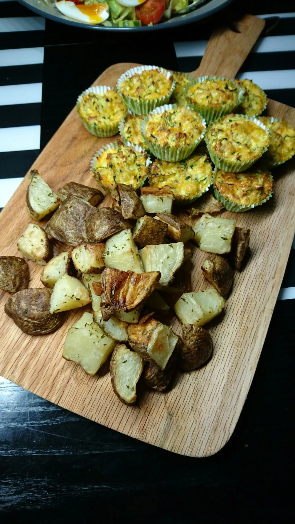 Zucchini cheese Muffins + Roast Potato|suki chan duarteさん