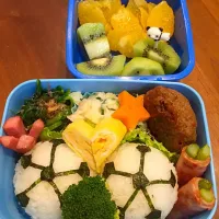 Snapdishの料理写真:息子校外学習⚽お弁当|藤原早苗さん