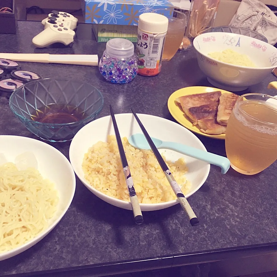 Snapdishの料理写真:チャーハンつけ麺春巻き|中トトロの彼氏さんさん