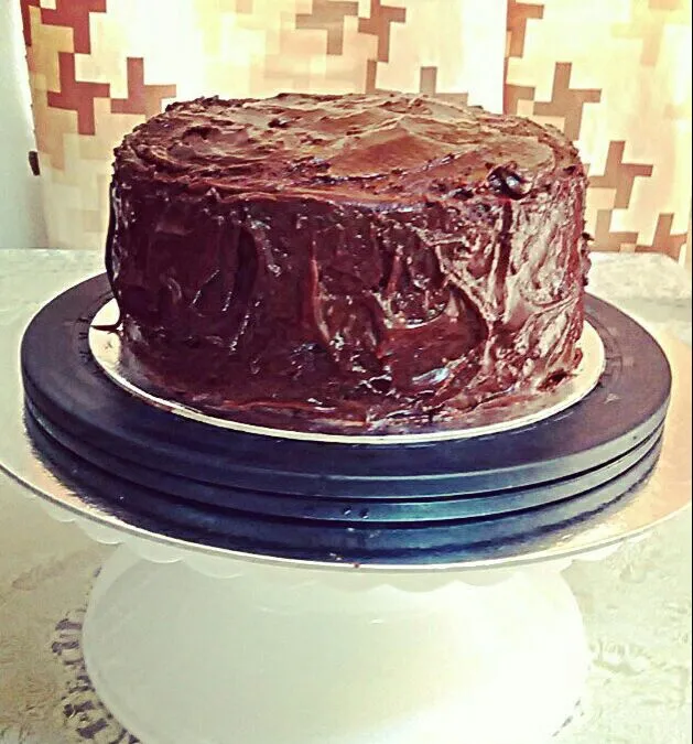 Snapdishの料理写真:I just finished frosting my chocolate cake....|Tezu Ropezuさん