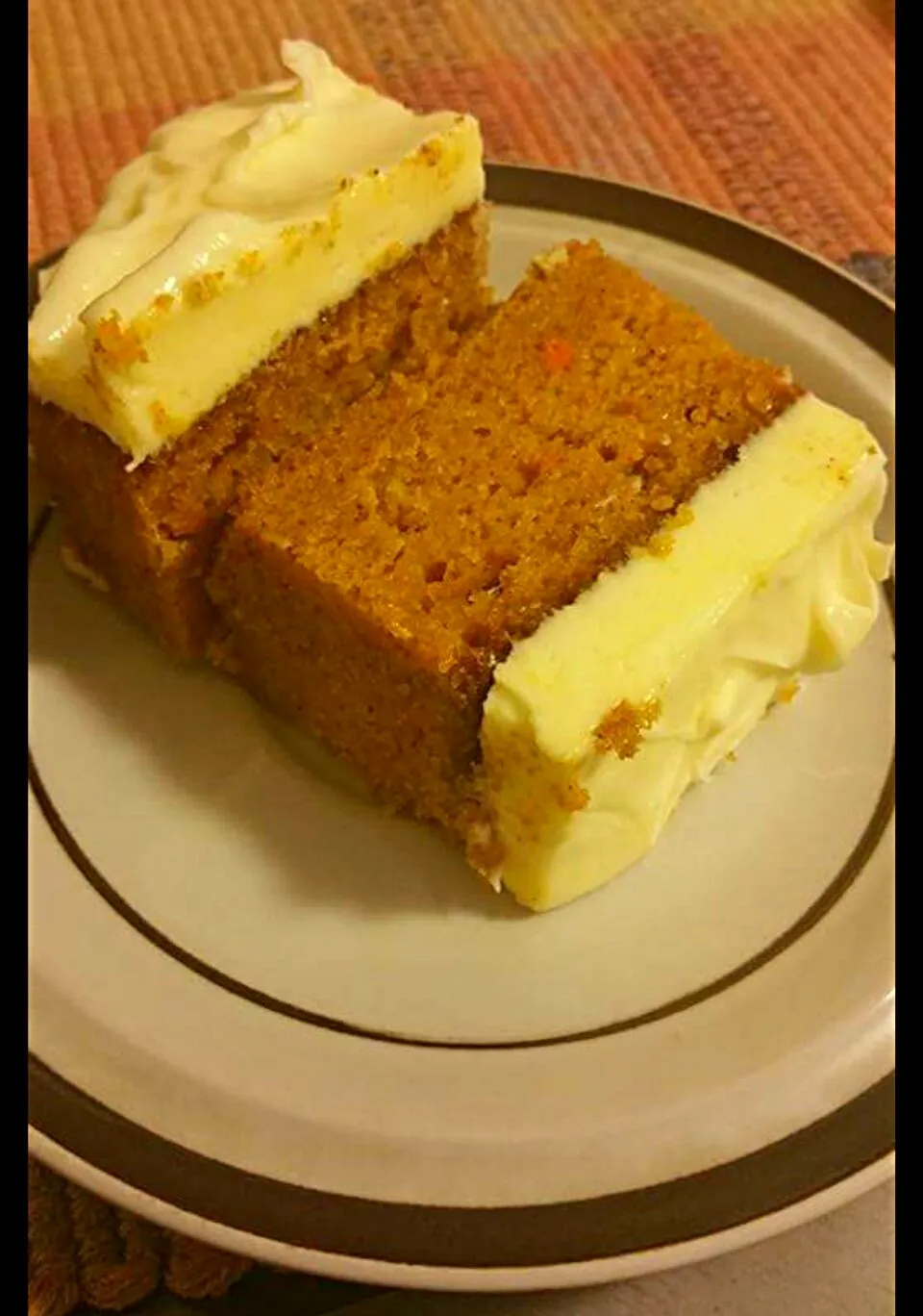 Carrot cake with cream cheese frosting|Edible loveさん