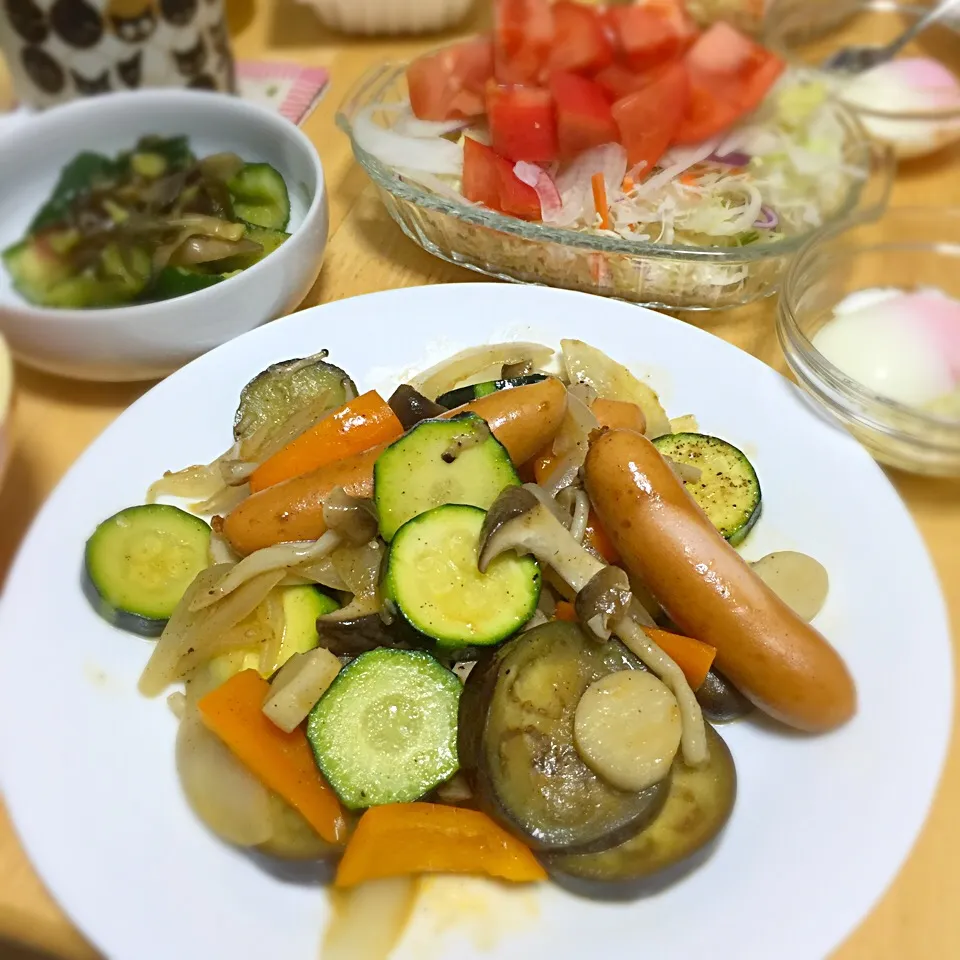 夏野菜とソーセージのソテー|りんごっちさん