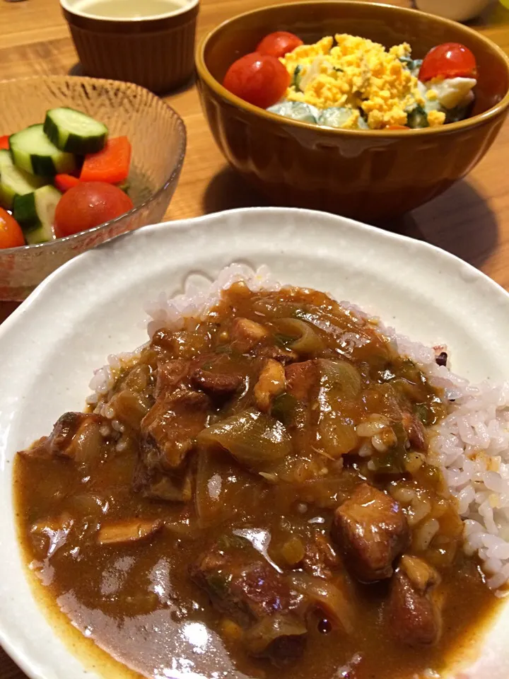 深みのあるカレーライス
Chef 中川浩行さんの料理 じっくり煮込んだ豚肩ロースと野菜の赤ワイン煮込み！|pigmegさん