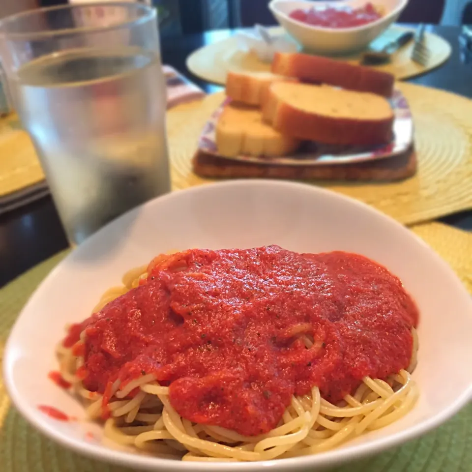 Pasta and Sweet Basil Sauce|T.E.Dennisさん