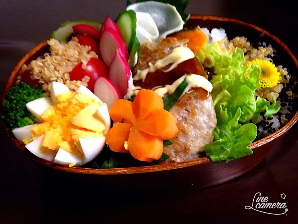 今日の私のお弁当🎵 スーパーフード
キヌア試してみましたo(^▽^)o
サラダ、ご飯、ハンバーグ(見えないけど)にも使ってみましたヽ(；▽；)ノ|とんちんさん