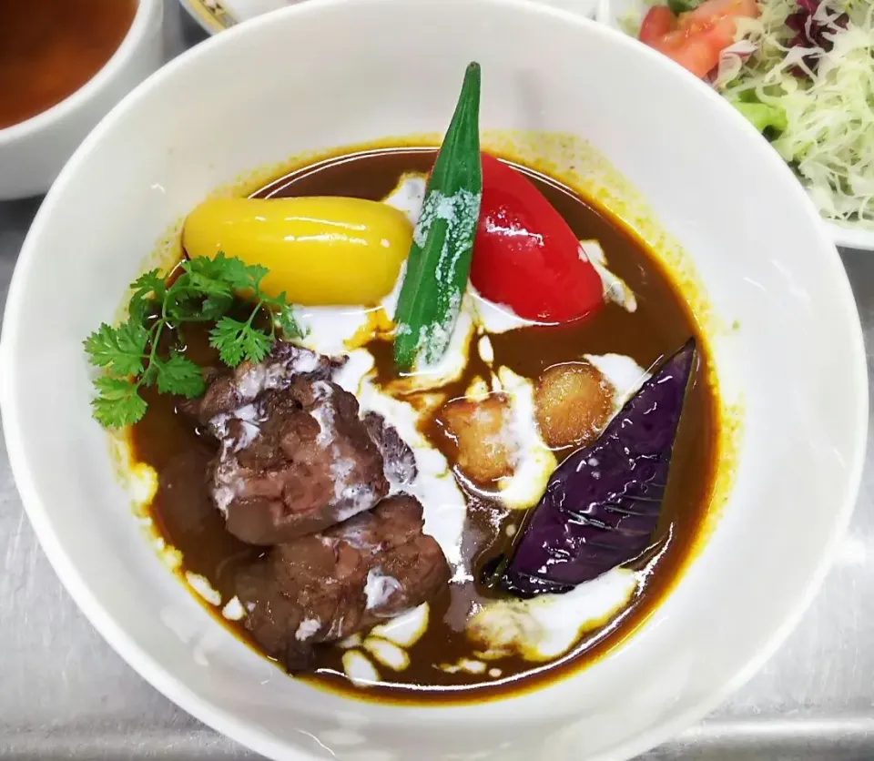 Snapdishの料理写真:牛すじ肉の煮込み～スパイシー★カレー仕立て～|Yutaka Sakaguchiさん