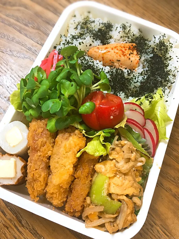 Snapdishの料理写真:今日のお弁当
・厚切りハムカツ
・たまごとエノキ、青梗菜のオイスター     
     ソース炒め
・チーズイン竹輪
・焼明太|akiさん