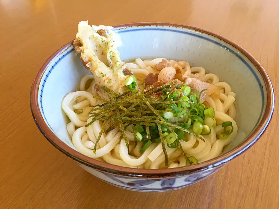 豚の生姜煮と竹輪の磯辺揚げのぶっかけうどん。|小松 菜々さん