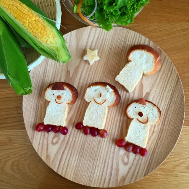 Snapdishの料理写真:きのこ🍄山食🍞で朝ごはん◡̈♩|emi*さん