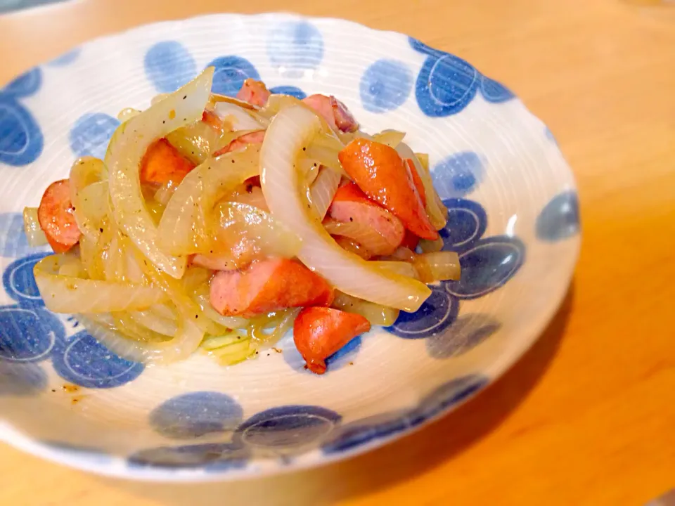 ウインナーと玉ねぎの炒め物|あんちゃんさん