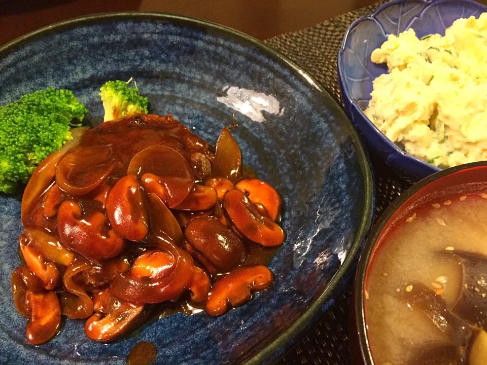 デミハンバーグ定食
ポテトサラダ付|Jun  Sakamotoさん