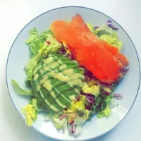 #Lunch Avocado salad and smoked salmon ♡|Mélissaさん