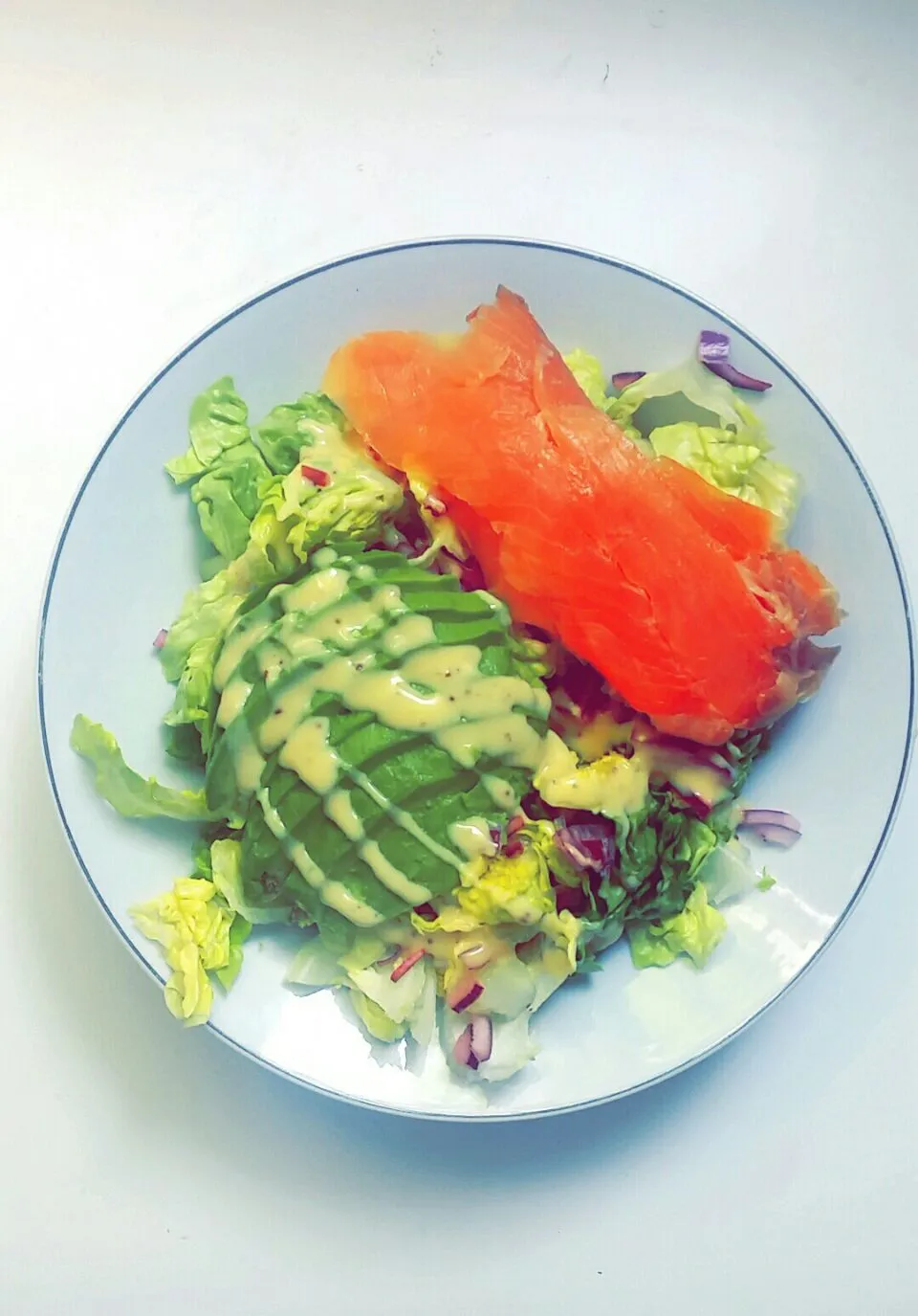 #Lunch Avocado salad and smoked salmon ♡|Mélissaさん