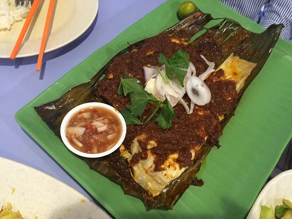 BBQ stingray @ Old Airport Road Food Centre|Ong Sor Fernさん