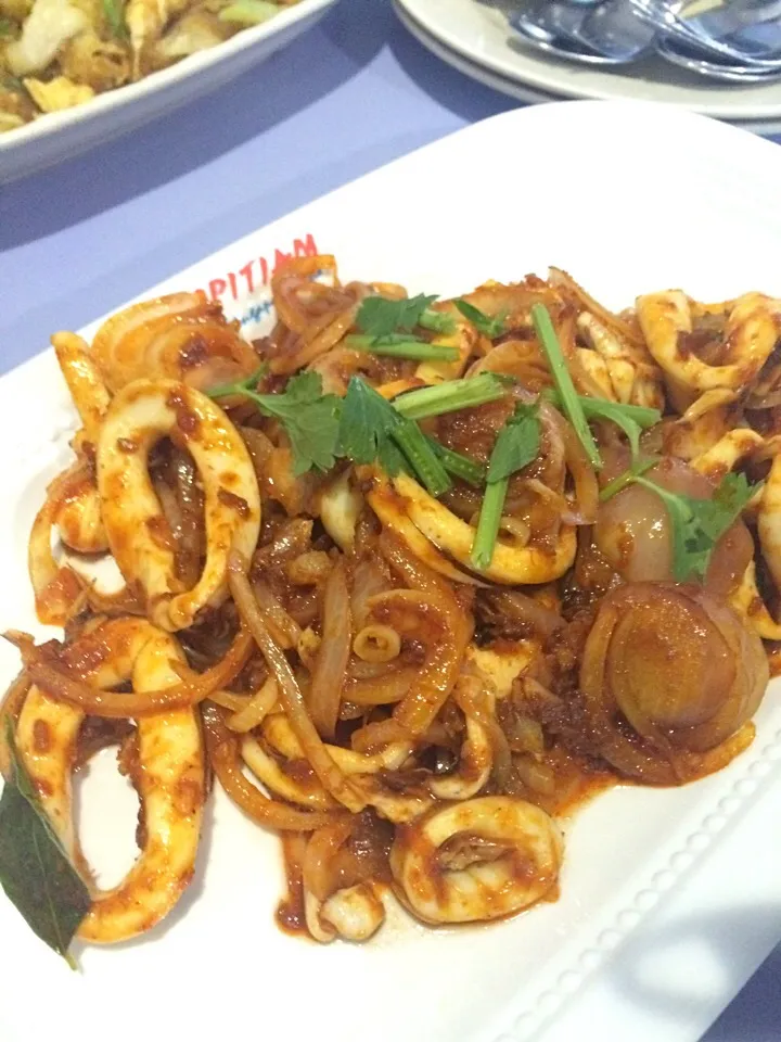 Sambal sotong @ Old Airport Road Food Centre|Ong Sor Fernさん