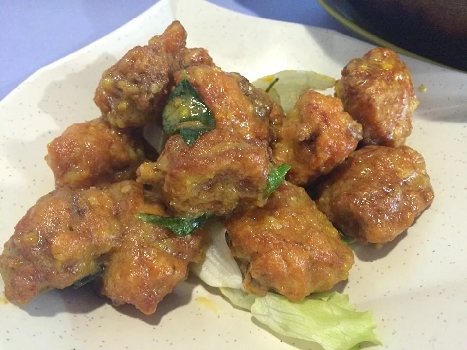 Chicken with salted egg yolk @ Old Airport Road Food Centre|Ong Sor Fernさん