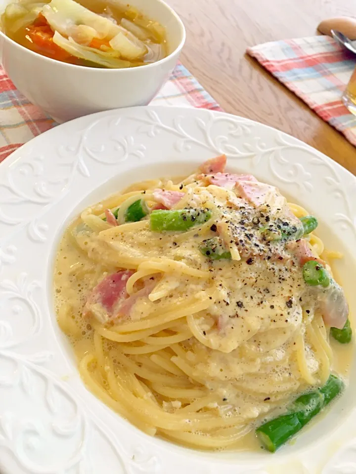 Snapdishの料理写真:＊アスパラとベーコンのカルボナーラ
＊たっぷり野菜のスープ|モケモケさん