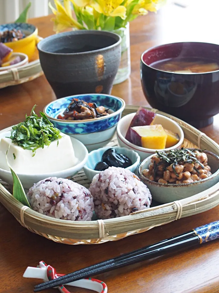 二日酔いの日のざる朝ごはん|まあさん