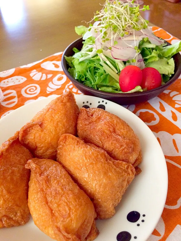 手料理？お稲荷さんでブランチ🍙|かずみさん