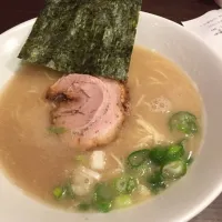 Snapdishの料理写真:ラーメン 塩とんこつ|ryu147さん