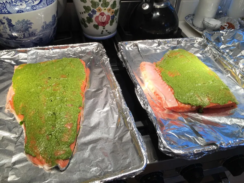 Bake Salmon topped with pesto sauce|🌺IAnneさん