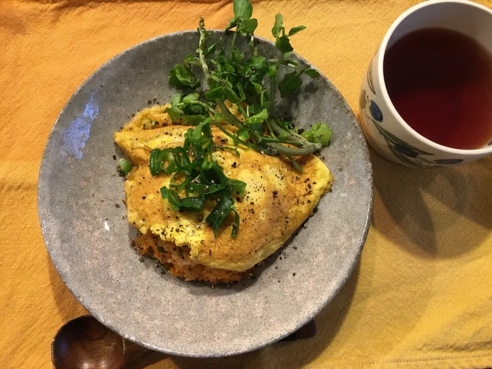 朝ごはん。玉ねぎたっぷりケチャップごはんオムライス。|バナナ子さん