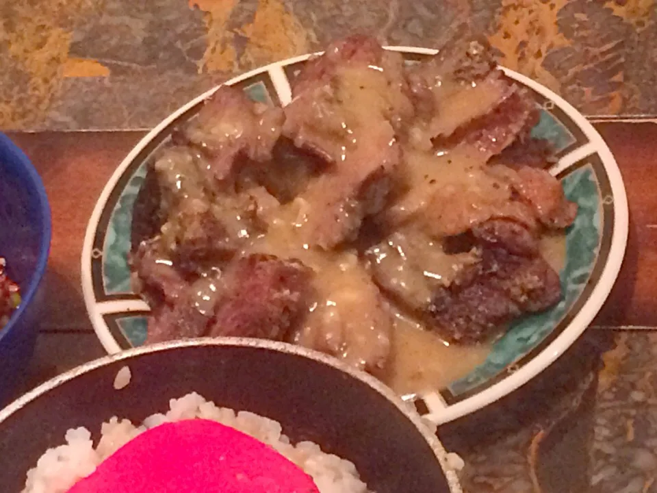 Snapdishの料理写真:Braised short rib's with homemade gravy|Olivia L Ageeさん